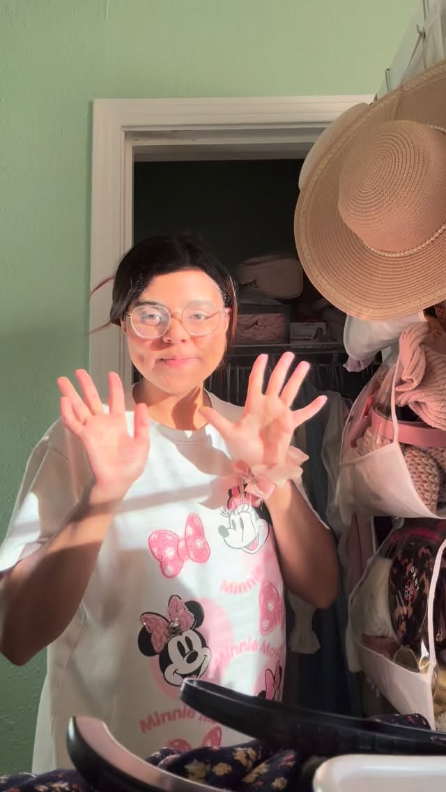 you don’t need to show off everything the male gaze taught you to…😳

keep it cute and modest!